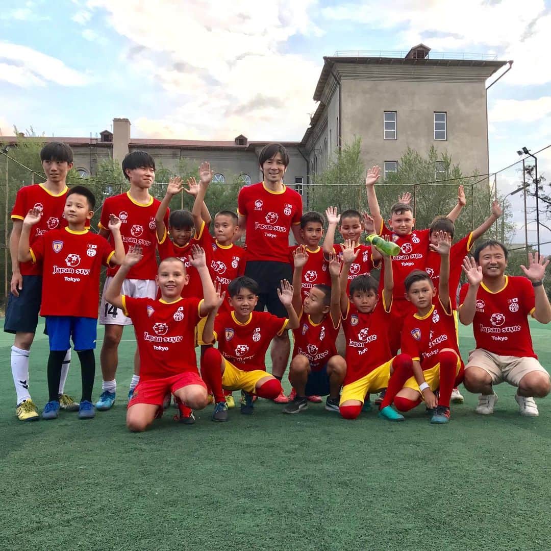 のインスタグラム：「#キルギス #キルギス共和国 #ビシュケク #kirgistan  #サッカー #アカデミー #u12 #u10 #純粋無垢」