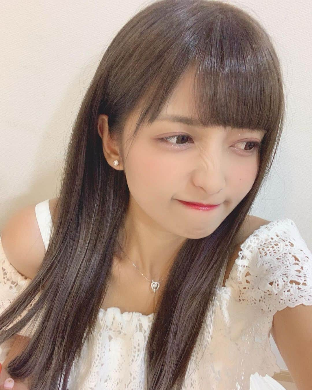 ゆんさんのインスタグラム写真 - (ゆんInstagram)「ただいま、暗髪ロングさん☺︎ . . .  アンククロスでエク付け替えてきたよ☺︎ 地毛っぽくて周りにバレない髪ツヤ 最強すぎてついついリピート😢💗💗 担当は、あおいさん( @ankh_aoi22 )  そしてカラーは毎度お馴染み エリーツのつるさん ( @1995_71212 )  いつもいつもゆん好みの 髪が綺麗に見える透明感増し増し カラーにしてくれるの🥺💗 ツヤツヤエクステの種類や本数の詳細は あおいさんに、、！(@ankh_aoi22 )  透明感増し増しカラーの詳細は つるさんに、、！(@elyts_tsuru )  ぜひぜひ気軽に聞いてみてね💌 . . .」8月7日 19時23分 - yuntaaam_s2