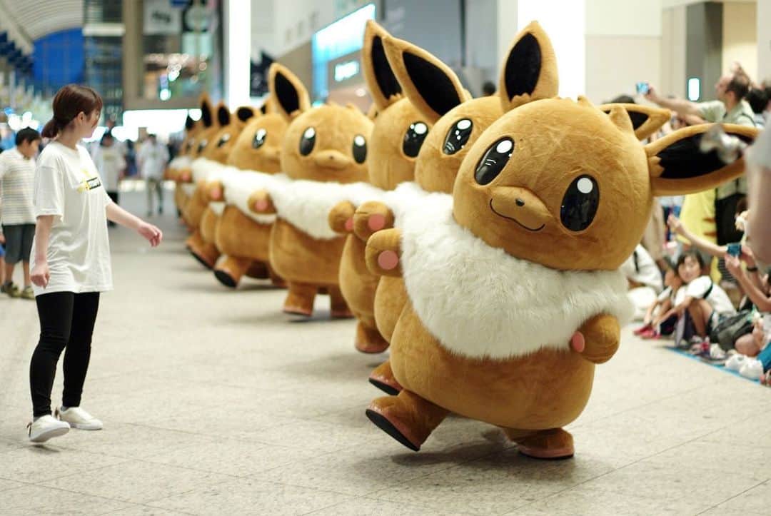 The Japan Timesさんのインスタグラム写真 - (The Japan TimesInstagram)「Yokohama has been taken over by Pokemon. From Aug. 6 through 12, visitors can see the famous electric mouse all over the city for the annual Pikachu Outbreak event — along with other fan-favorite Pocket Monsters. Festivities include dances, parades and much more, with over 2,000 Pikachu showing up in total. (@ryuseitakahashi217 photos) . . . . . . #Japan #Yokohama #Pokemon #Pikachu #PikachuOutbreak #summer #travel #videogames #anime #ピカチュウ #ポケモン #夏 #ピカチュウ大量発生チュウ #横浜 #みなとみらい #⚡️」8月7日 19時24分 - thejapantimes