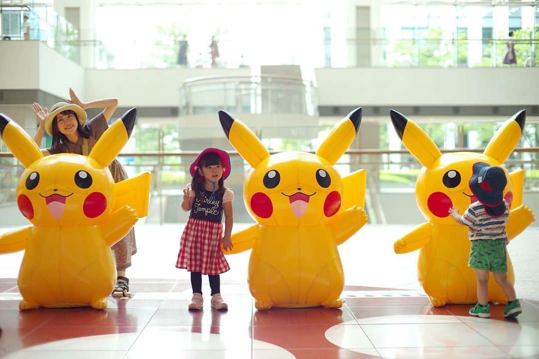 The Japan Timesさんのインスタグラム写真 - (The Japan TimesInstagram)「Yokohama has been taken over by Pokemon. From Aug. 6 through 12, visitors can see the famous electric mouse all over the city for the annual Pikachu Outbreak event — along with other fan-favorite Pocket Monsters. Festivities include dances, parades and much more, with over 2,000 Pikachu showing up in total. (@ryuseitakahashi217 photos) . . . . . . #Japan #Yokohama #Pokemon #Pikachu #PikachuOutbreak #summer #travel #videogames #anime #ピカチュウ #ポケモン #夏 #ピカチュウ大量発生チュウ #横浜 #みなとみらい #⚡️」8月7日 19時24分 - thejapantimes