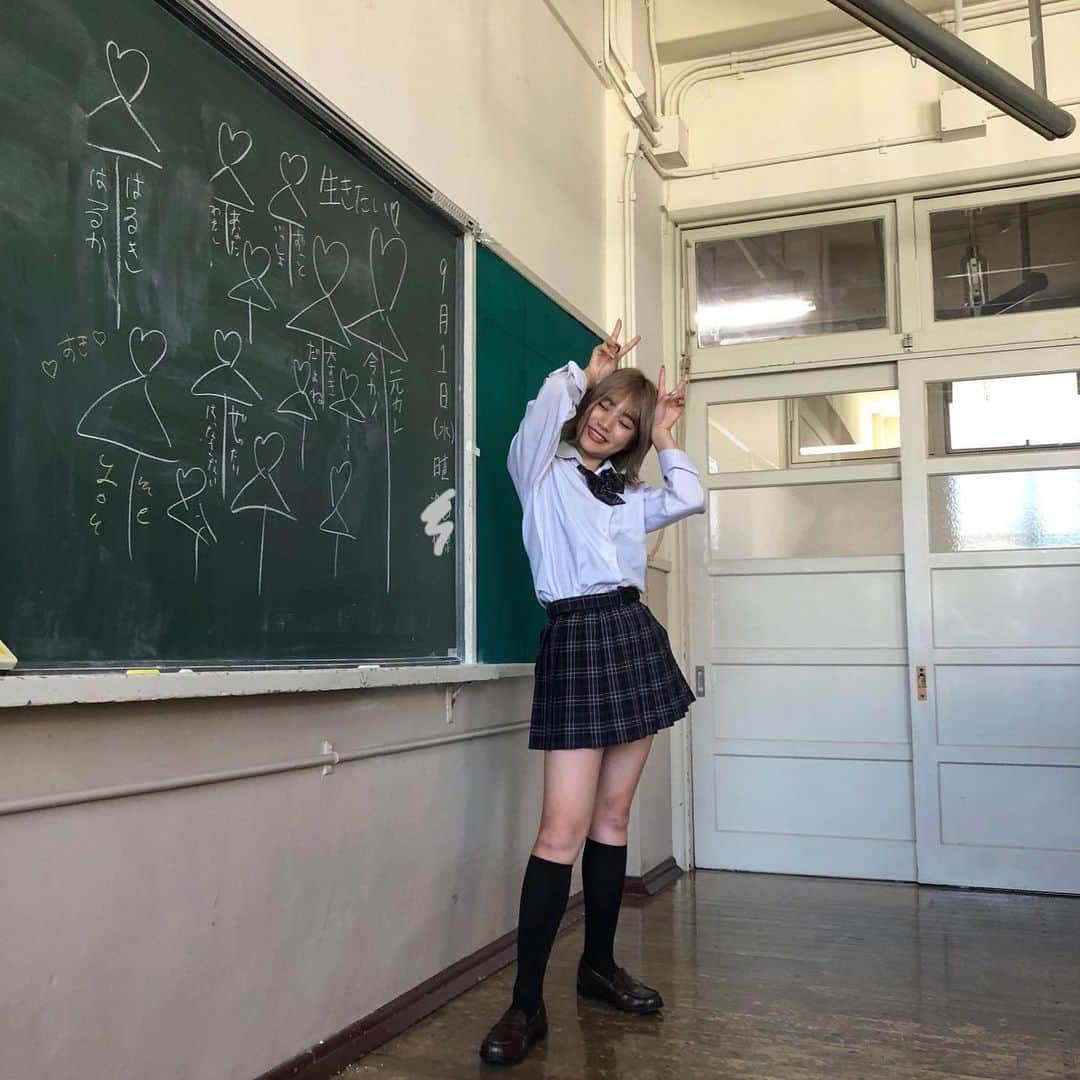浪花ほのかのインスタグラム：「、 、 、  本当に制服が似合わない私 #一応JK」