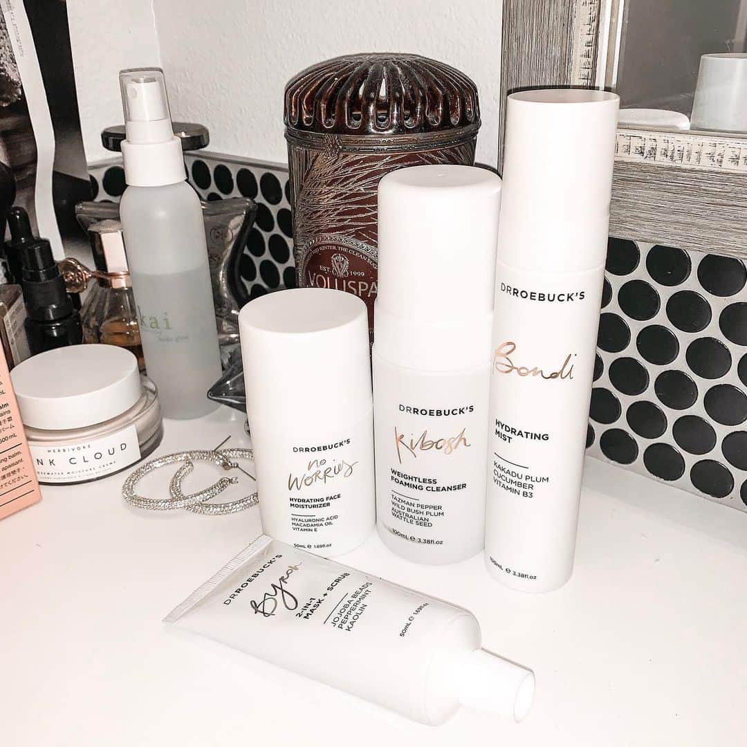 Chrissy Blairのインスタグラム：「New #cleanbeauty goodies by @drroebucks」