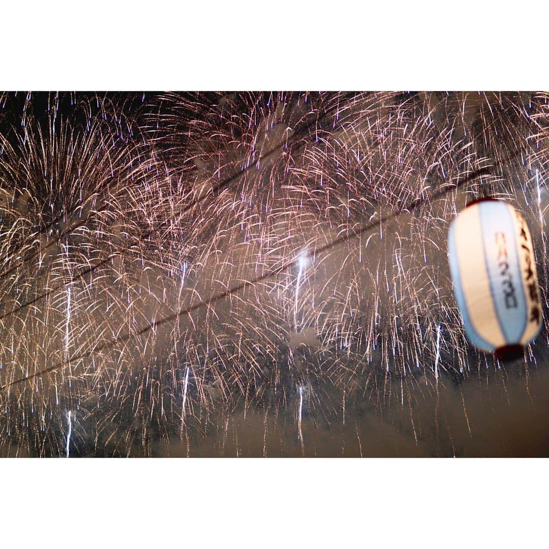 のインスタグラム：「夏の思い出🎆  #新潟 #長岡 #花火 #長岡花火 #フェニックス花火 #20190803 #夏の思い出」