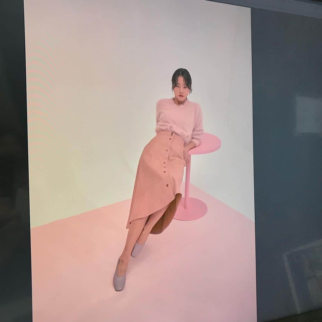 ヒョニ・カンさんのインスタグラム写真 - (ヒョニ・カンInstagram)「@jillbyjillstuartshoes 2019fw 촬영📸  올가을겨울에도 #질바이질스튜어트슈즈 와 함께❣️ 빨리좀추워져라😩」8月7日 14時16分 - hyoni_kang