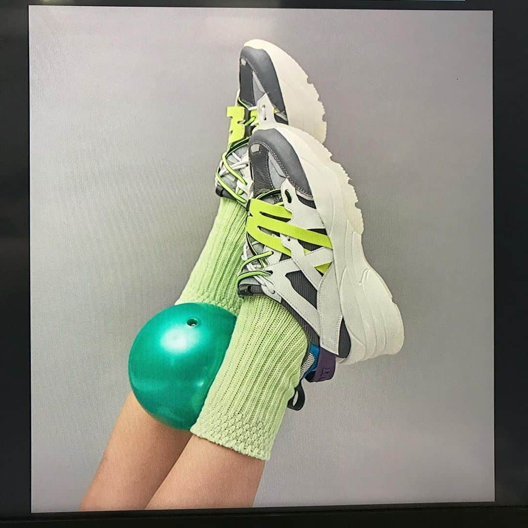 ヒョニ・カンさんのインスタグラム写真 - (ヒョニ・カンInstagram)「@jillbyjillstuartshoes 2019fw 촬영📸  올가을겨울에도 #질바이질스튜어트슈즈 와 함께❣️ 빨리좀추워져라😩」8月7日 14時16分 - hyoni_kang