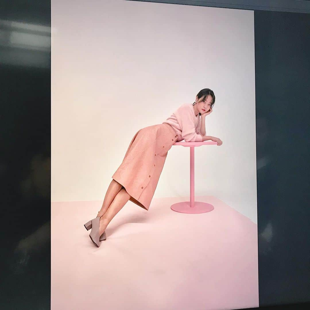 ヒョニ・カンさんのインスタグラム写真 - (ヒョニ・カンInstagram)「@jillbyjillstuartshoes 2019fw 촬영📸  올가을겨울에도 #질바이질스튜어트슈즈 와 함께❣️ 빨리좀추워져라😩」8月7日 14時16分 - hyoni_kang