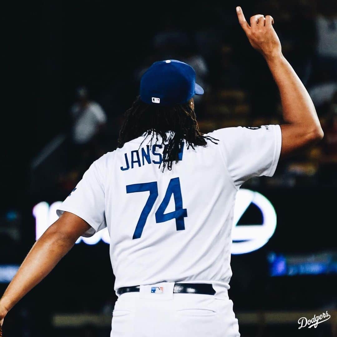 Los Angeles Dodgersさんのインスタグラム写真 - (Los Angeles DodgersInstagram)「Shut it down, @kenleyjansen74!」8月7日 14時26分 - dodgers
