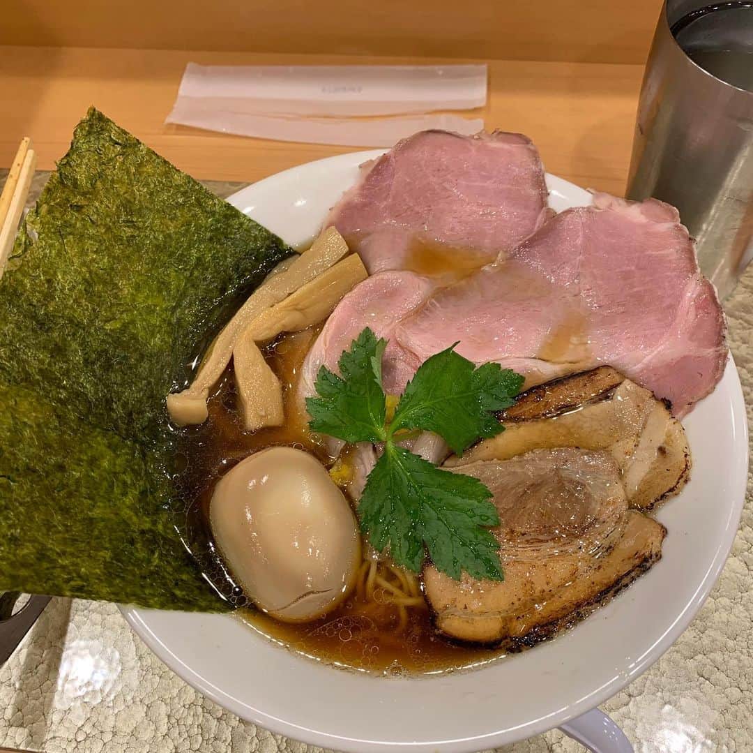 池田真一のインスタグラム：「また『なにわ麺次郎』行ってきました！ 前回は貝だし、今回は鶏だし！ 鶏だしも最高に美味かった！ チャーシュー丼も最高でした！ 次は追い鰹だし！」