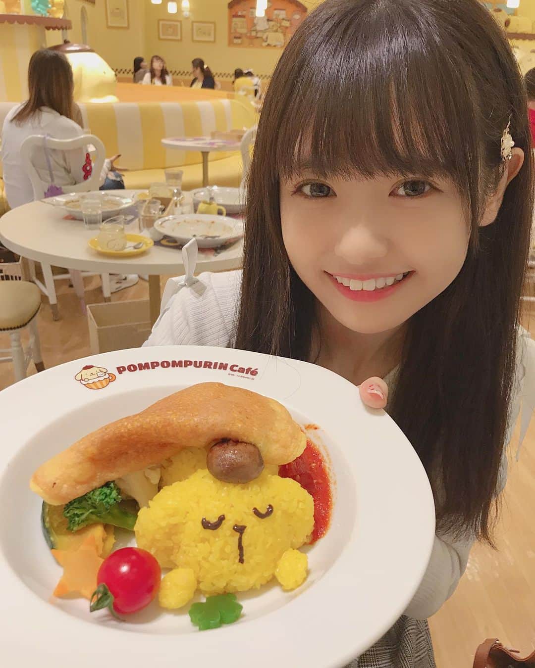 長南舞さんのインスタグラム写真 - (長南舞Instagram)「こういうの食べるの躊躇うよね🐣  #ポムポムプリン #ポムポムプリンカフェ #原宿 #原宿カフェ #オムライス」8月7日 15時15分 - chonanmai