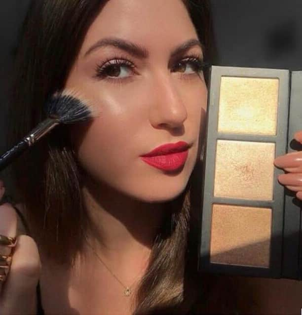 M·A·C Cosmetics Deutschlandさんのインスタグラム写真 - (M·A·C Cosmetics DeutschlandInstagram)「Der Sommer Make-up Trend: GLOW, GLOW, GLOW! ✨ Mit unseren MAC Glow Getter Kits erreichst Du mit wenig Aufwand große Ergebnisse. Welches Glow Getter Paar ist Dein Liebling? 😍 💋  Danke @cagla_yetiser für das tolle Bild! . . . #maccosmeticsde」8月7日 15時30分 - maccosmeticsgermany