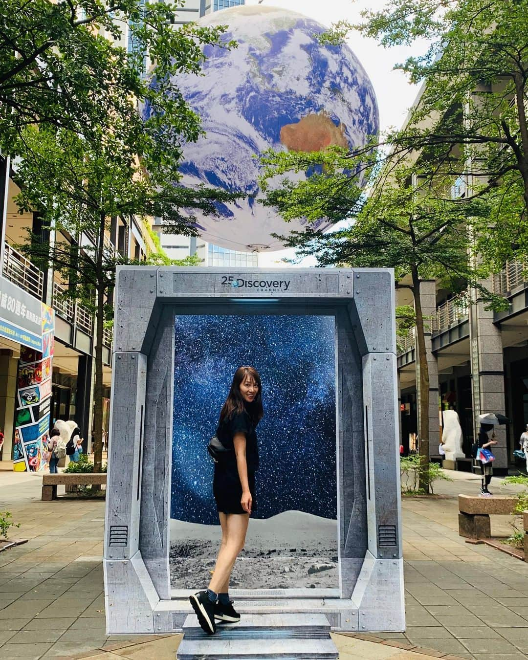 崎山一葉さんのインスタグラム写真 - (崎山一葉Instagram)「宇宙に行ってきます。の図。  夜、綺麗そうですね✨  I choose go to the moon🌙  #discovery #taiwan」8月7日 15時27分 - kazuha_sakiyama