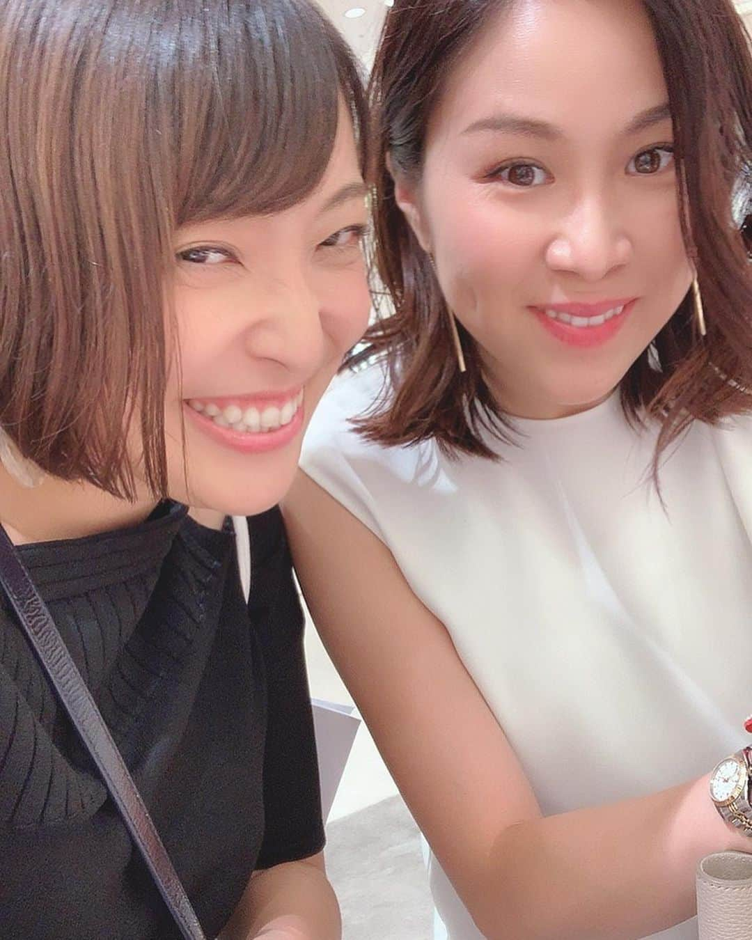 月央和沙さんのインスタグラム写真 - (月央和沙Instagram)「久しぶりに この人に会って めちゃめちゃ笑いました😆‼️ . あー 楽しかった😆✨ .  #RiRiKAちゃん #またの名を #おかん #ちなみに #私はおとん #お店の人がみんなハテナな顔してるけど #そんな事は気にならないほどに #楽しいひとときでした #映画二本みたくらい #話の内容が濃い」8月7日 15時52分 - kazusa_tsukio