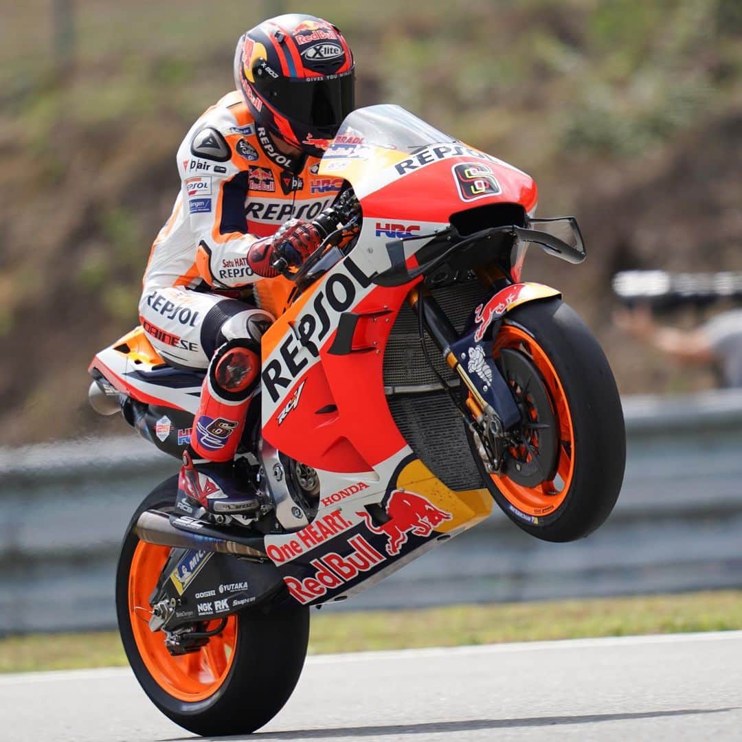 レプソル・ホンダのインスタグラム：「On Wednesday’s, we wheelie 💁‍♀️ ⠀⠀⠀⠀⠀⠀⠀⠀⠀ #WheelieWednesday #MovieQuote #GuessThatMovie」