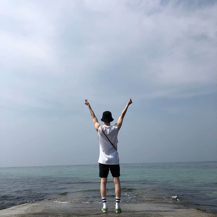 チョ・グォン さんのインスタグラム写真 - (チョ・グォン Instagram)「August 2019 🙏🏻 . . Call me by your name 🍀 and I'll call you by mine 🌈」8月7日 16時16分 - kwon_jo