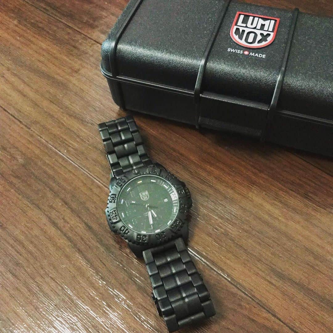 ハロー植田さんのインスタグラム写真 - (ハロー植田Instagram)「最近買ったお気に入りの時計⌚️ ♪1秒ずつがとても大事なんだ〜（B’z『Everlasting』より） #ルミノックス #luminox #アメリカ海軍使用 #黒くてかっこいい #ハロー植田 #bz」8月7日 16時25分 - inababa178