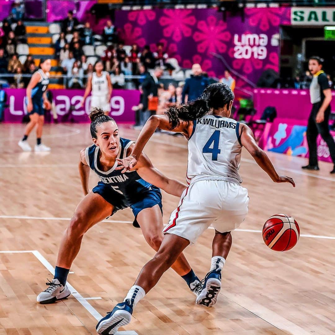 USA Basketballさんのインスタグラム写真 - (USA BasketballInstagram)「W! The U.S. Pan American Games Women’s Team opens things up in #Lima2019 with a 70-62 win over Argentina.」8月7日 16時38分 - usabasketball