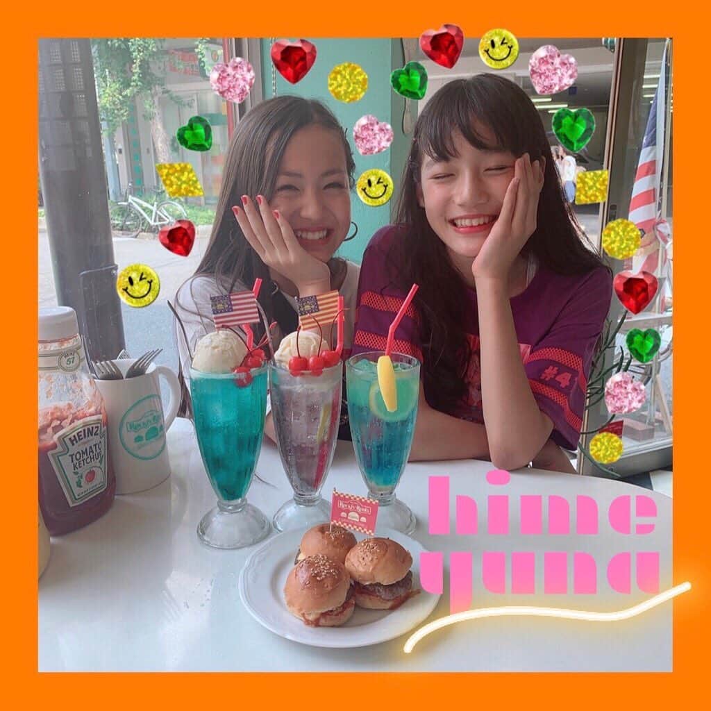 PINK-latte TV (ピンクラテTV) 公式さんのインスタグラム写真 - (PINK-latte TV (ピンクラテTV) 公式Instagram)「ㅤㅤㅤㅤㅤㅤㅤㅤㅤㅤㅤㅤㅤ 【ピンクラテTV #名古屋ロケ 💖】ㅤㅤㅤㅤㅤㅤㅤㅤㅤㅤㅤㅤ #ヒメユナ で名古屋ロケしたよ〜🌈 インスタ映えするハンバーガーを食べたよ😋🍔 ㅤㅤㅤㅤㅤㅤㅤㅤㅤㅤㅤㅤㅤ 名古屋ロケで撮った動画は今編集中なので 楽しみに待っててね〜🦄💘 ㅤㅤㅤㅤㅤㅤㅤㅤㅤㅤㅤㅤㅤㅤㅤㅤㅤㅤㅤㅤㅤㅤㅤㅤㅤ --- #インスタ映え #名古屋 #ハンバーガー #お洒落さんと繋がりたい --- #PLTVコーデ #きょこ #ootd #PLTV #PINKlatteTV #ピンクラテTV #ピンクラテWEBモデル #ピンクラテ #ぴてぃーず  #宇井優良梨 #花田姫佳 #石山えこ #菅井純愛 #松本優菜 #JCモデル #JSモデル」8月7日 17時00分 - pinklatte_tv