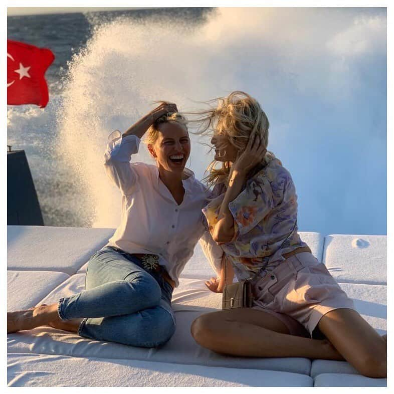 カロリナ・クルコヴァさんのインスタグラム写真 - (カロリナ・クルコヴァInstagram)「Good morning ☀️ #yesterday I had a little #girlstrip to Bodrum with the amazing and inspiring, my czech friend @terezamaxova ❤️ #mykaplankaya」8月7日 17時16分 - karolinakurkova