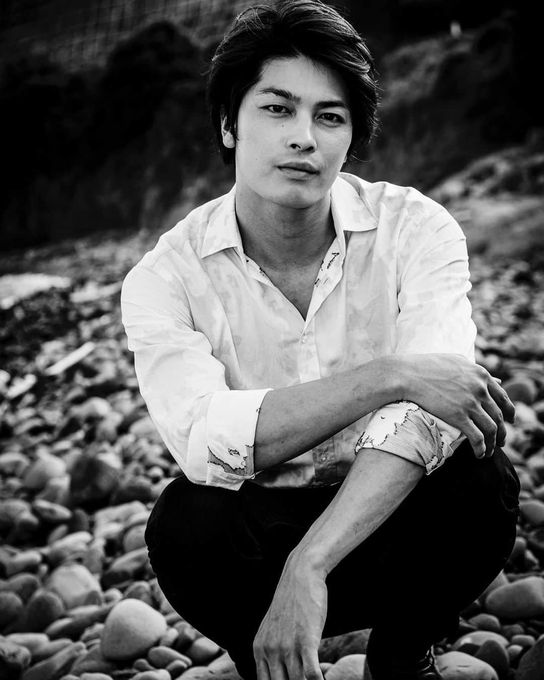 のインスタグラム：「📸🖤 #photography#photographer  #cameraman#instalove  #撮影#写真#モデル#被写体#俳優 #model#actor#一眼レフ #作品撮り#ポートレート  #portrait#海#夏 #撮影モデル募集#撮影依頼募集中  #俳優#東京 #カメラマン#ファインダー越しの私の世界#写真好きな人と繋がりたい #モノクロ」