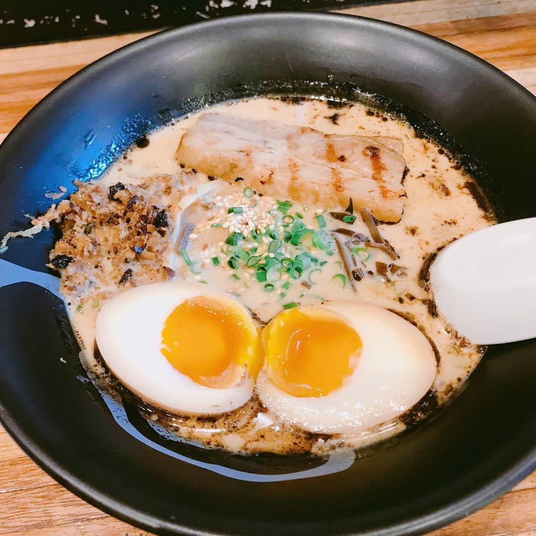 Alexa Ilacadさんのインスタグラム写真 - (Alexa IlacadInstagram)「Missing Japan an awful lot more because of all the ramen i've been eating 🥺💔」8月7日 17時31分 - alexailacad