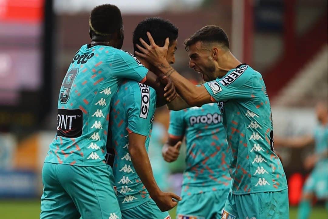 森岡亮太のインスタグラム：「・ First goal！But... ・ #rcsc #belgium」