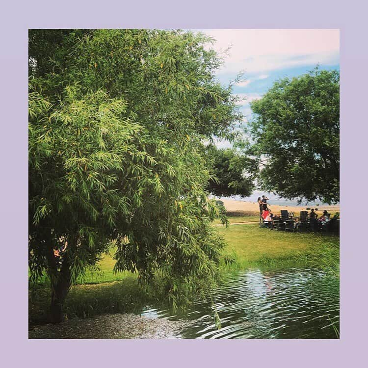 ブリアンナ・ブラウンさんのインスタグラム写真 - (ブリアンナ・ブラウンInstagram)「Take me back to wine country, galavanting by the pond, sipping some Pinot and laughing with friends. Picturesque moments #thisisreallife 🍷🖼😍 . . . . . . #winetime #vineyardvines #briannabrown #napavalley #santabarbara #pinot #pinotgrigio #pinotnoir #friendsforever #friendshipday #everyday #picnicsinthepark #tuesdaymotivation #livelovelaugh #peaceofmind」8月8日 3時28分 - briannabrownkeen