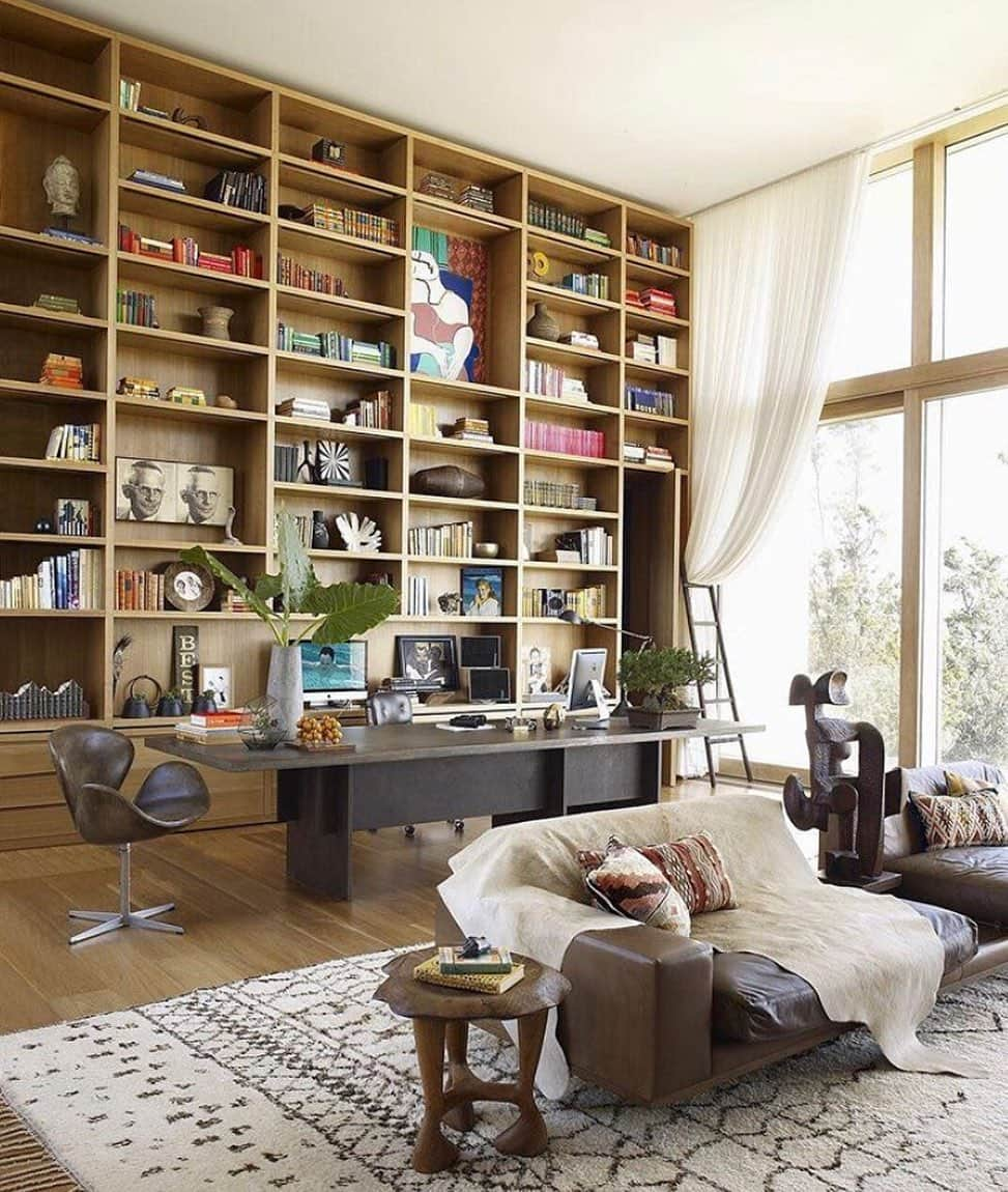 Harper's BAZAARさんのインスタグラム写真 - (Harper's BAZAARInstagram)「The bookcase of dreams #regram @elledecor/photography by @williamwaldronphoto」8月8日 3時43分 - harpersbazaarus