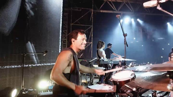 ユナイテッドのインスタグラム：「Have you got your tickets yet for the People Tour Latin America? Head to the link in bio to join us in Peru, Argentina, and Brazil! 🇵🇪🇦🇷🇧🇷 ⠀⠀⠀⠀⠀⠀⠀⠀⠀ Você ja adquiriu seu ingresso para o People Tour na América Latina? Se ainda não, e so acessar o link na Biografia e venha se juntar a nós no Peru, Argentina e Brasil! 🇵🇪🇦🇷🇧🇷 ⠀⠀⠀⠀⠀⠀⠀⠀⠀ ¿Ya compraste tus entradas para el Tour People Latinoamérica? ¡Visita el link en nuestra bio para unirte a nosotros en Perú, Argentina y Brasil! 🇵🇪🇦🇷🇧🇷」