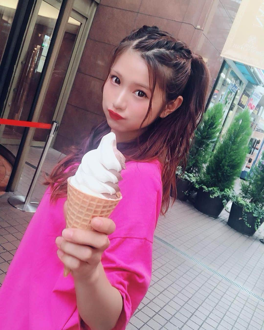 谷川愛梨さんのインスタグラム写真 - (谷川愛梨Instagram)「: ぺろぺろしてなきゃやってらんない🥵🍦」8月7日 19時31分 - airingopero