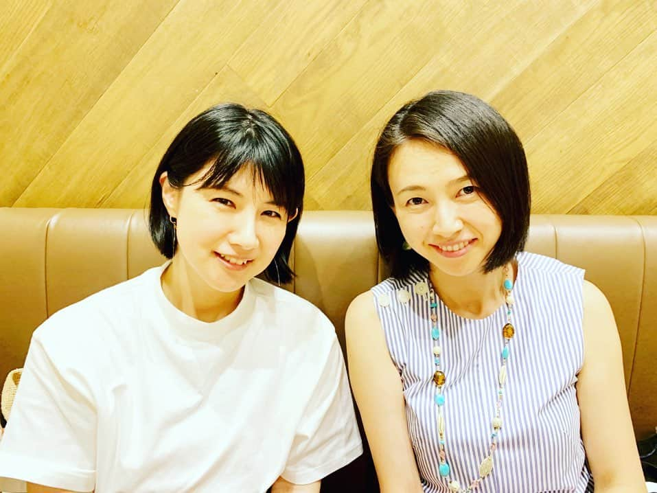 中江有里さんのインスタグラム写真 - (中江有里Instagram)「久しぶりに揃いましたWゆり。島津有理子さんは、なぜ昆布は海でお出汁が出てしまわないかについて熱心に語り、こんなお土産をくれました。」8月7日 19時39分 - yurinbow1226