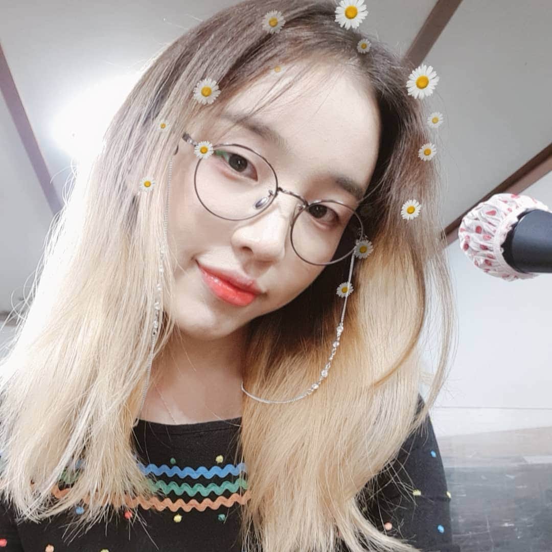 ペク・アヨンのインスタグラム：「토요일에 만나🌼」