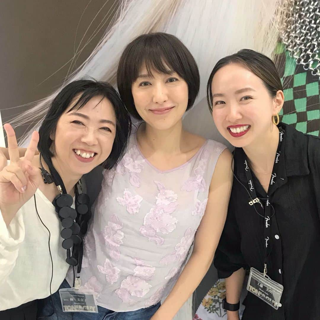 藤森香衣さんのインスタグラム写真 - (藤森香衣Instagram)「今日も、ありがとう💕  めまぐるしい日々の方が、集中して行動するからか、 色々なタイミングが合う。  今日は、(写ってないけど) 名越さんに、カラーして貰った😊  #shorthair #toniandguyjapan  #hairsalon  #harajuku #tokyo #japan #ヘアサロン #ヘアカット #トニガイ #原宿 #髪型  #美容室 #美容師  #ショートボブ  #丸みショートボブ  #ショートカット #ショートヘア #カラー #30代ヘアスタイル #40代ヘアスタイル」8月7日 19時51分 - kaefujimori