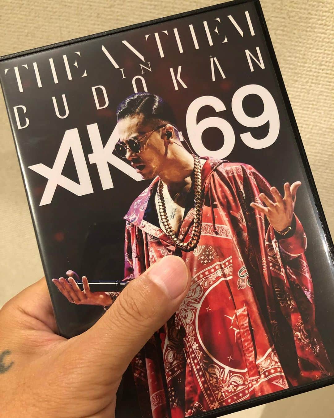 Kayzabroのインスタグラム：「AKの武道館ライブDVD “ANTHEM IN BUDOKAN” 本日発売！ オレもHARKで出演してます #ak69 #theantheminbudokan #hark」