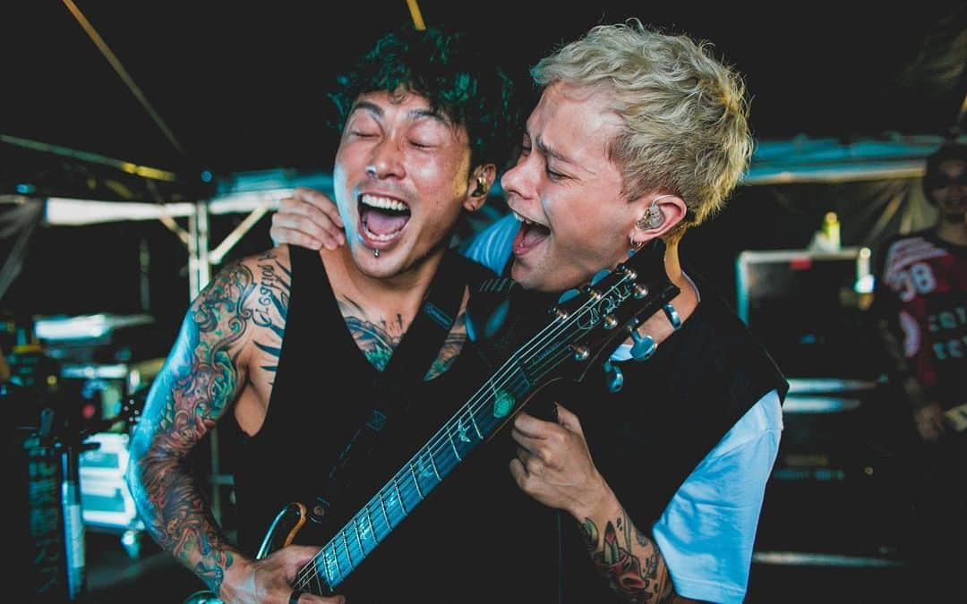 Sugiさんのインスタグラム写真 - (SugiInstagram)「出番直前。😂 Photo by @yamada_mphoto」8月7日 20時02分 - sugi_coldrain