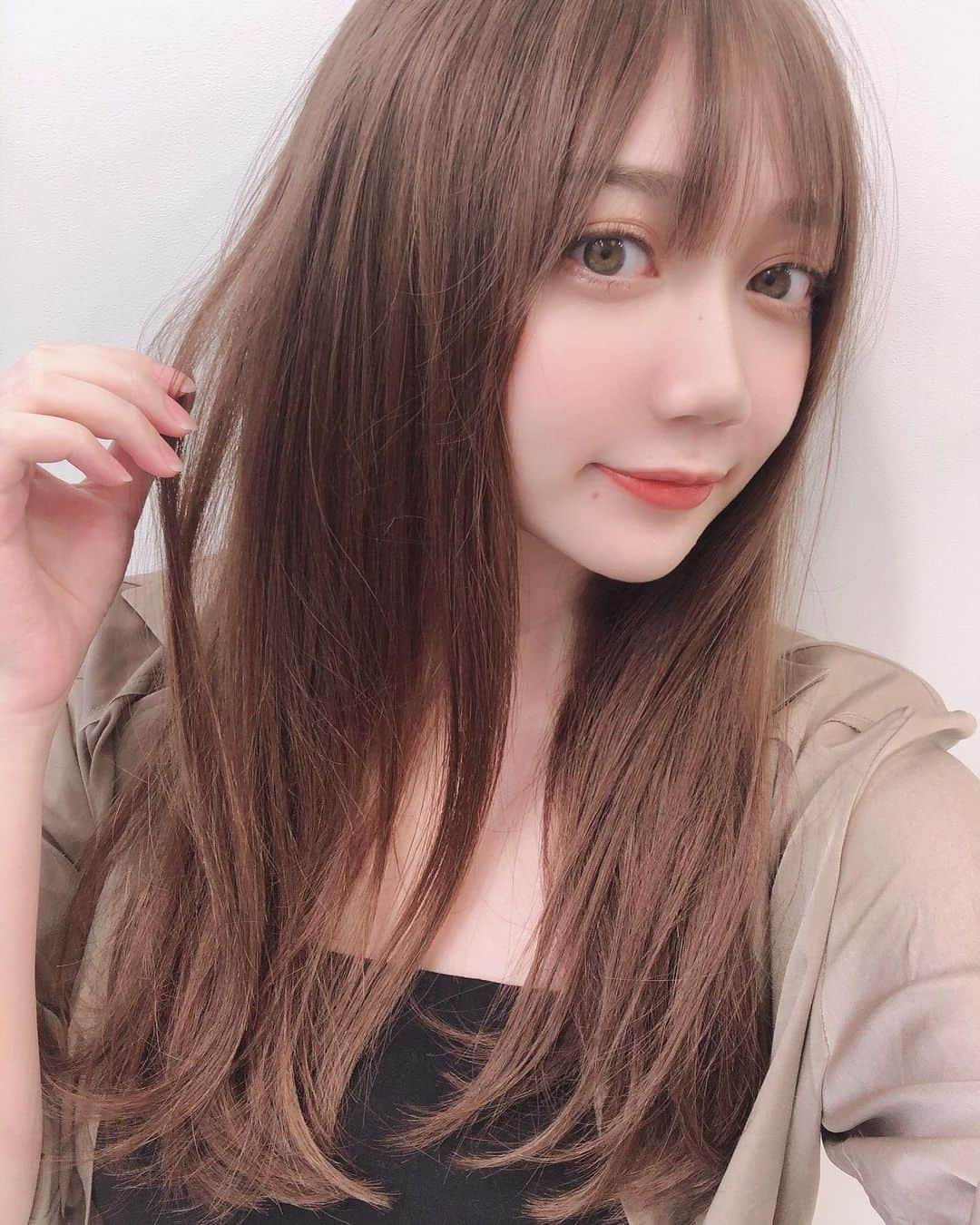 小澤しぇいんさんのインスタグラム写真 - (小澤しぇいんInstagram)「髪の毛綺麗に明るく染めてもらったよ🐈ブリーチなしでここまで明るくなったよ〜！ 帰りは暑いから可愛いヘアセットしてもらいました！ モタイさんありがとうございます〜💕」8月7日 20時08分 - 1217_shane