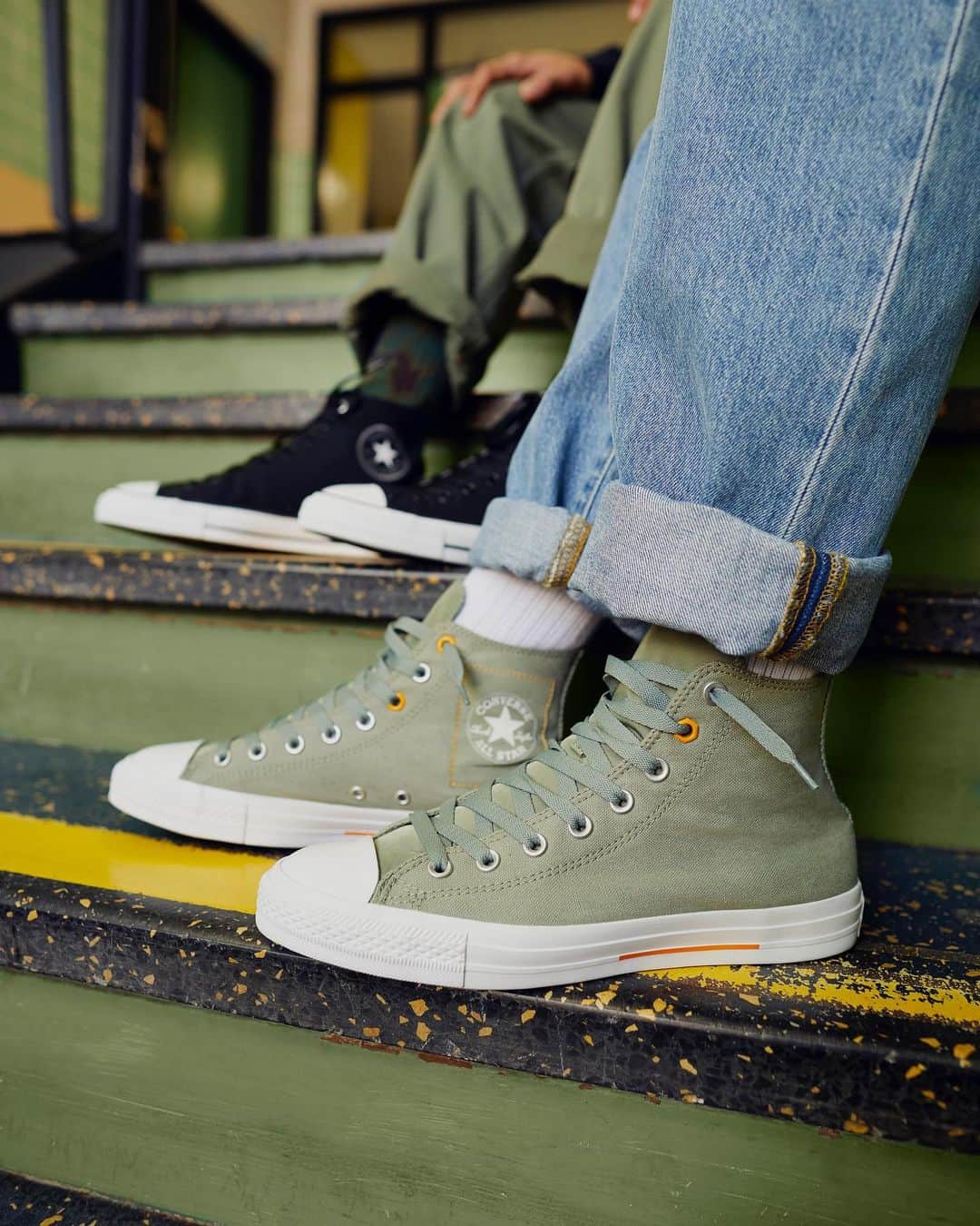 converseさんのインスタグラム写真 - (converseInstagram)「Inspired by MA-1 bomber jackets and space suits, these classic Chucks bring aviator vibes to your go-to sneakers.」8月7日 20時18分 - converse