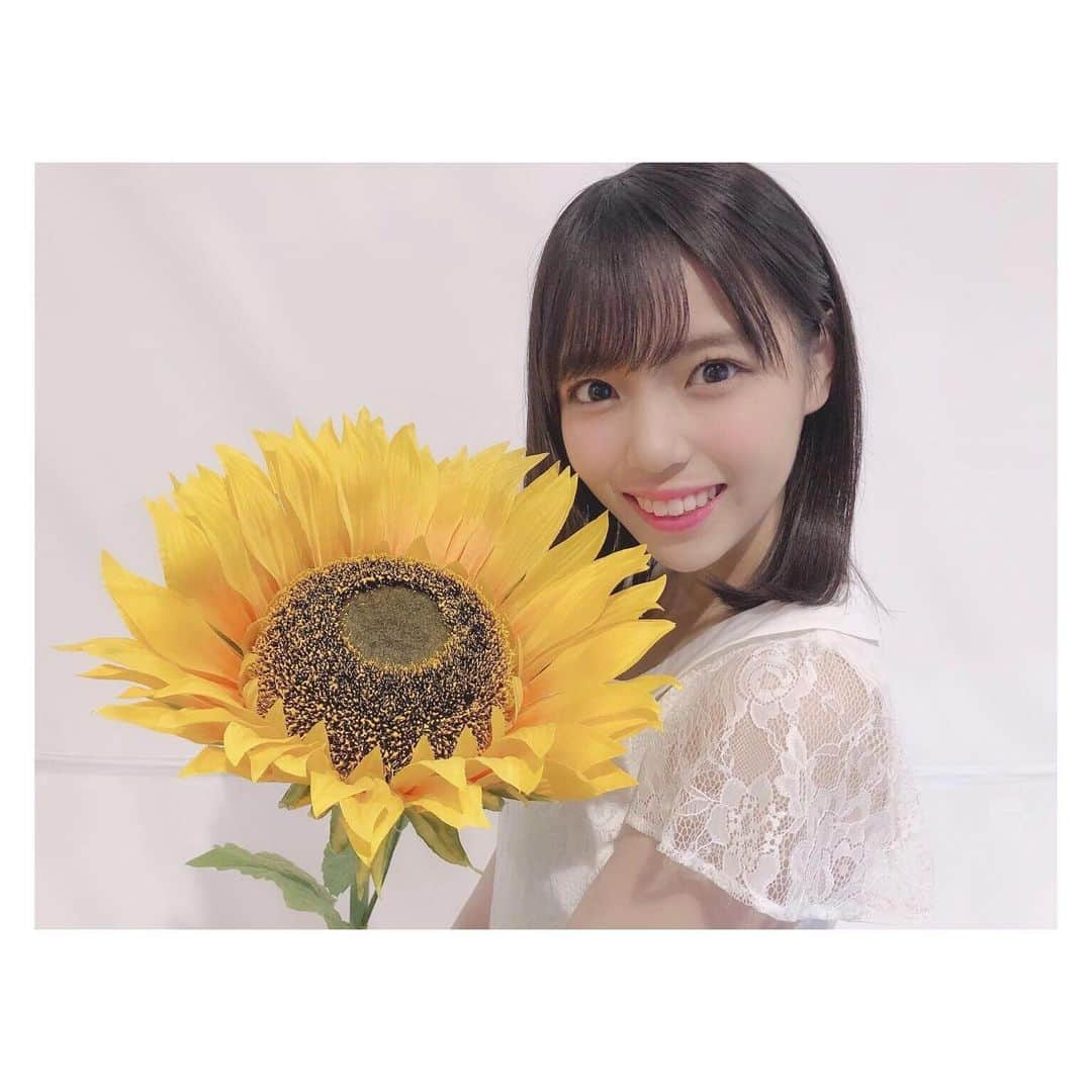 岩田陽菜さんのインスタグラム写真 - (岩田陽菜Instagram)「7ならべのCMが今日から放送です！👏🏻✨﻿ ﻿ Instagramのストーリーでもたくさん宣伝して、皆さんにやってもらえるようにお願いをしていたのでそれを見てやってくださった方も多いと思います！☺️﻿ ﻿ 本当にありがとうございます🙇‍♀️💕﻿ ﻿ 皆さんと本気になってやったので、こうして2位で終わることができて嬉しいです😭💖﻿ ﻿ ひな推しじゃなくても、「ひなちゃんが頑張ってるから応援しよう」って思ってカードをひな推しにしてくださった方も居て、、😢💕﻿ ﻿ 皆さんには感謝の気持ちでいっぱいです！！！﻿ ﻿ CM是非見て拡散してほしいです〜🥴✨ ﻿ ﻿ #STU48 #STU48の7ならべ #ゲーム #CM #イベント #TV  #本当に #ありがとう﻿  #白ワンピ #ワンピース #白 #ひまわり #夏」8月7日 20時15分 - hina_naso_stu48