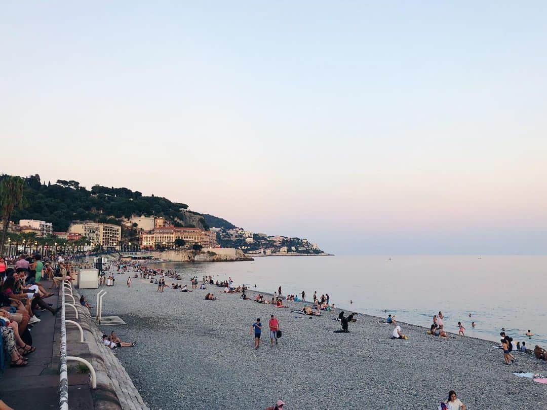 英里子さんのインスタグラム写真 - (英里子Instagram)「Beach Life🏖  #cassis #southofframce #provence #プロバンス #カシ #南フランス」8月7日 20時35分 - ellie__erico