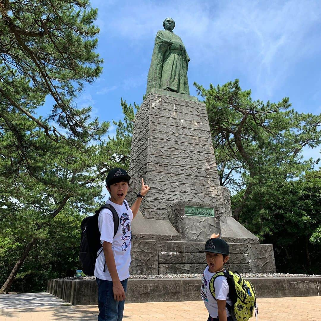 鈴木福さんのインスタグラム写真 - (鈴木福Instagram)「明日はヒルナンデスで旅の続きが放送されます！  旅のオフショット(笑)  #ヒルナンデス#鈴木福#鈴木楽#兄弟#2人#旅#続き#放送#高知県#高知#四万十川#オフショット#太ったディレクター さん」8月7日 20時44分 - s_fuku_te