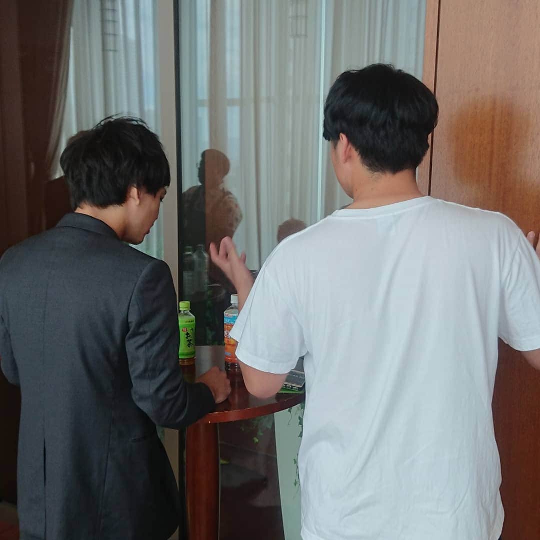 のインスタグラム：「8/7（水）本日の合格者 ゆとりコウベ、空前メテオ、ファンファーレと熱狂、ブービーバービー、きんめ鯛、グリフポール、だるまウインナー、バッチトゥース、リスナップ、バッテリィズ、滝音、ハブシセン、ペガサス、コンチェルト、ZUMA、隣人、さや香、ビスケットブラザーズ、鉄人小町、ハチク之イキオイ、村一番、サンカップ、ミルクボーイ、オリハルコン、エトセトラ、五臓六腑、ナナ、ジソンシン、帝国チーズグラタン、チェリー大作戦、ぎょうぶ、以上の31組が2回戦進出です！ ナイスアマチュア賞は「空前メテオ」に決定！2回戦にも進出！おめでとうございます！ #M1 #M1グランプリ  #ナイスアマチュア賞」