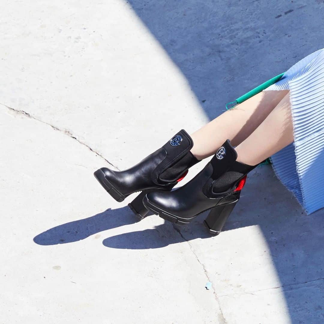 バルディニーニさんのインスタグラム写真 - (バルディニーニInstagram)「A sophisticated mix. Discover Baldinini ankle boots from the FW19|20 collection.  #Baldinini #shoesmyway #italianattitude #madeinitaly #urban #ootd #urbanstyle」8月7日 21時01分 - baldininiofficial