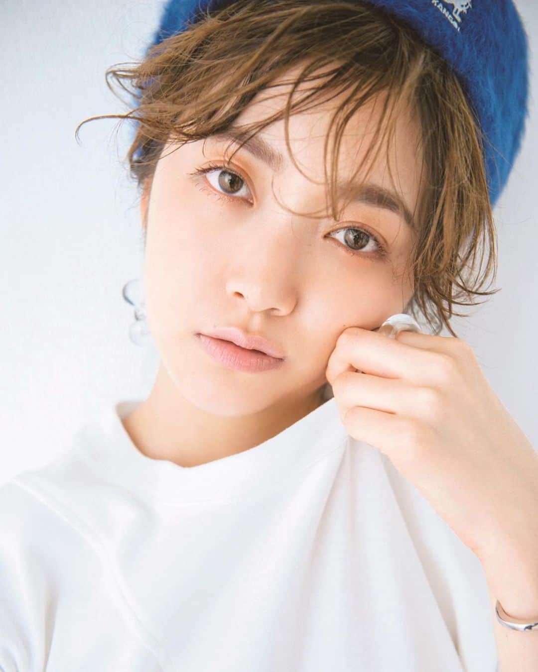 のインスタグラム：「mini９月号 ぜひに 🙃🙂﻿ ﻿ photo 北浦敦子 san﻿ make @kibeburu san﻿ styling @kanaehayashida san」