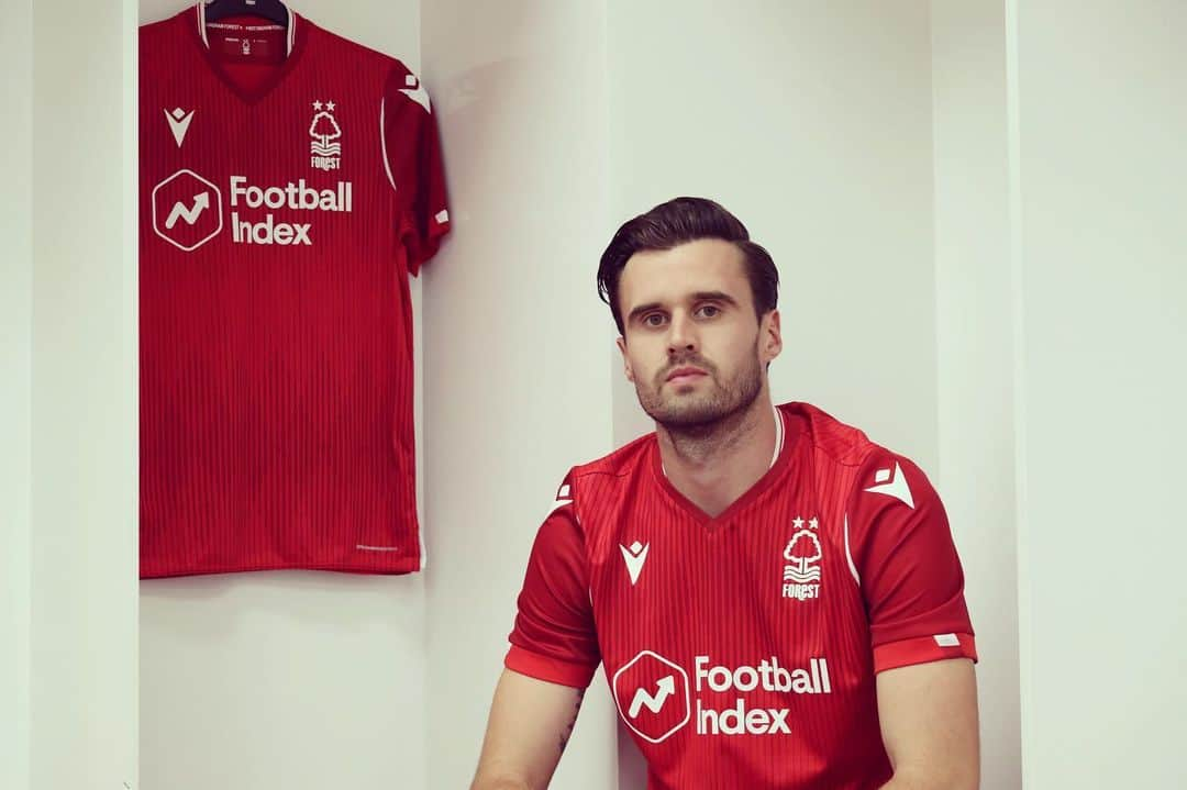 カール・ジェンキンソンさんのインスタグラム写真 - (カール・ジェンキンソンInstagram)「I’m delighted to be joining Nottingham Forest, a huge club with a rich history. I spoke with the manager who has big plans for the future, and following our conversation I knew this was the right move for me. This is an exciting new chapter in my career and one I am very much looking forward to! Now to meet my teammates and get to work on getting this club back to the top where it belongs. #NFFC」8月7日 21時10分 - carljenkinson