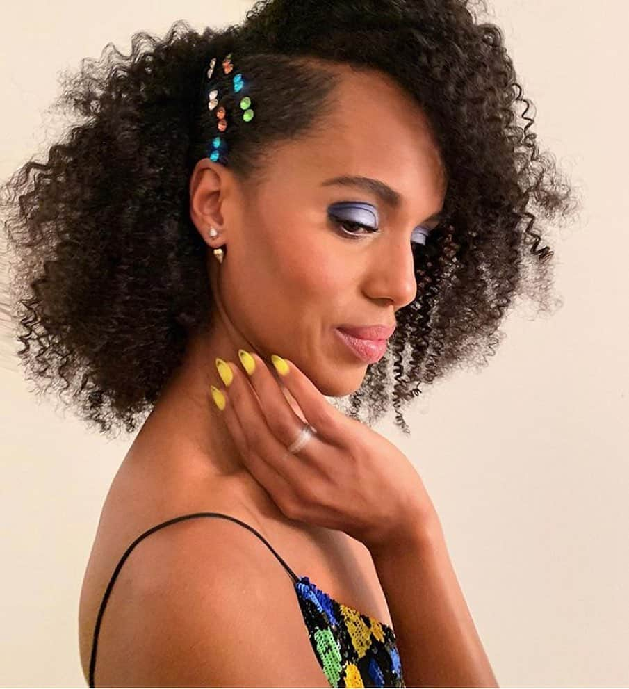 Harper's BAZAARさんのインスタグラム写真 - (Harper's BAZAARInstagram)「From the perfect curls to the hair gems to the nails and that ombré eyeshadow... we’re inspired! #KerryWashington」8月7日 21時17分 - harpersbazaarus