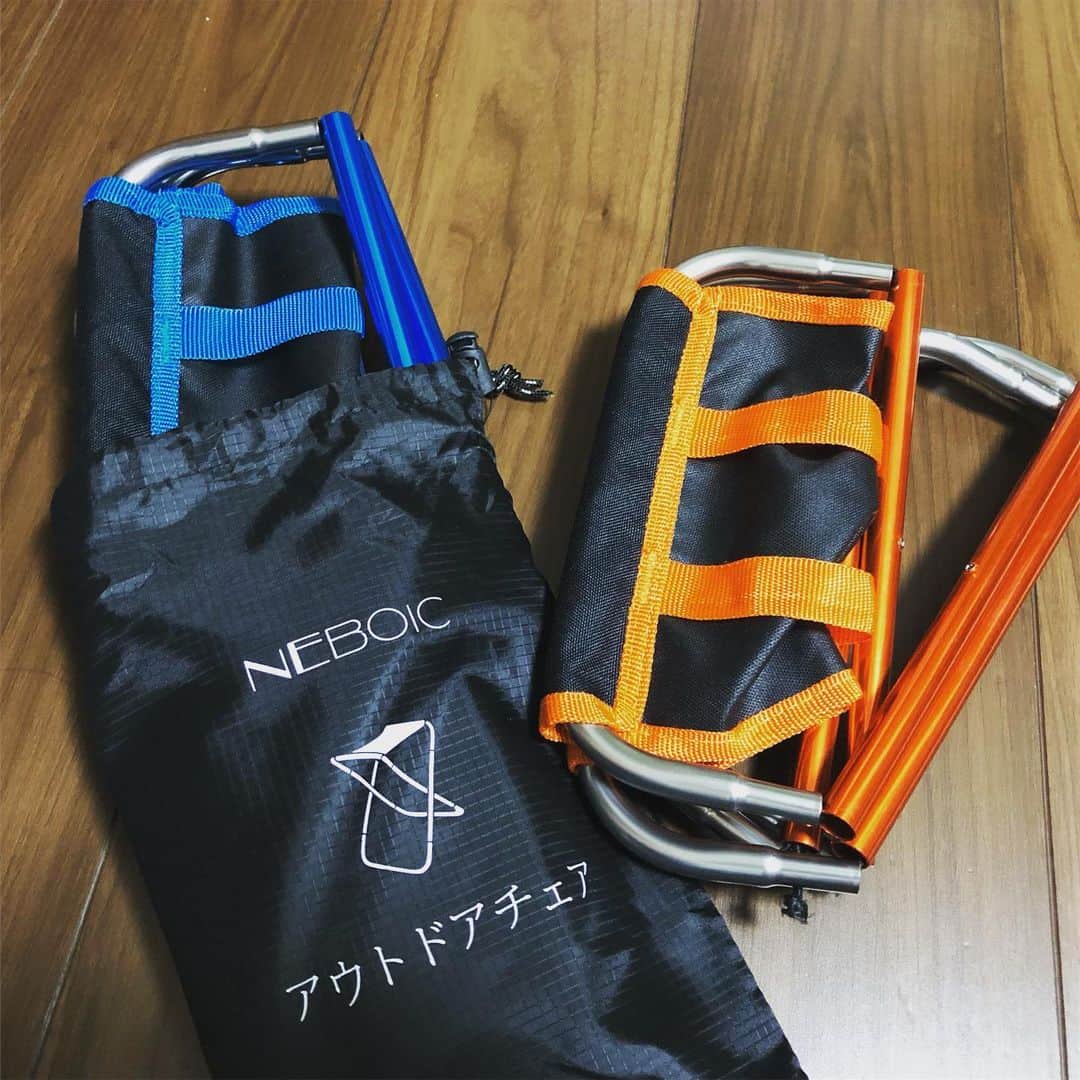 馬渕史香のインスタグラム：「帰るとAmazonの箱が📦  開けると、折りたたみのアウトドアチェア😍  Amazonのほしい物リストから、プレゼントをいただきました‼️ 匿名ご希望とのことなので、お名前ご紹介できへんけど、ありがとうございます😊💚 これね、軽量でコンパクトで丈夫なの 優れものすぎるぅ〜  #あしざわ家 #Amazon #ほしい物リスト」