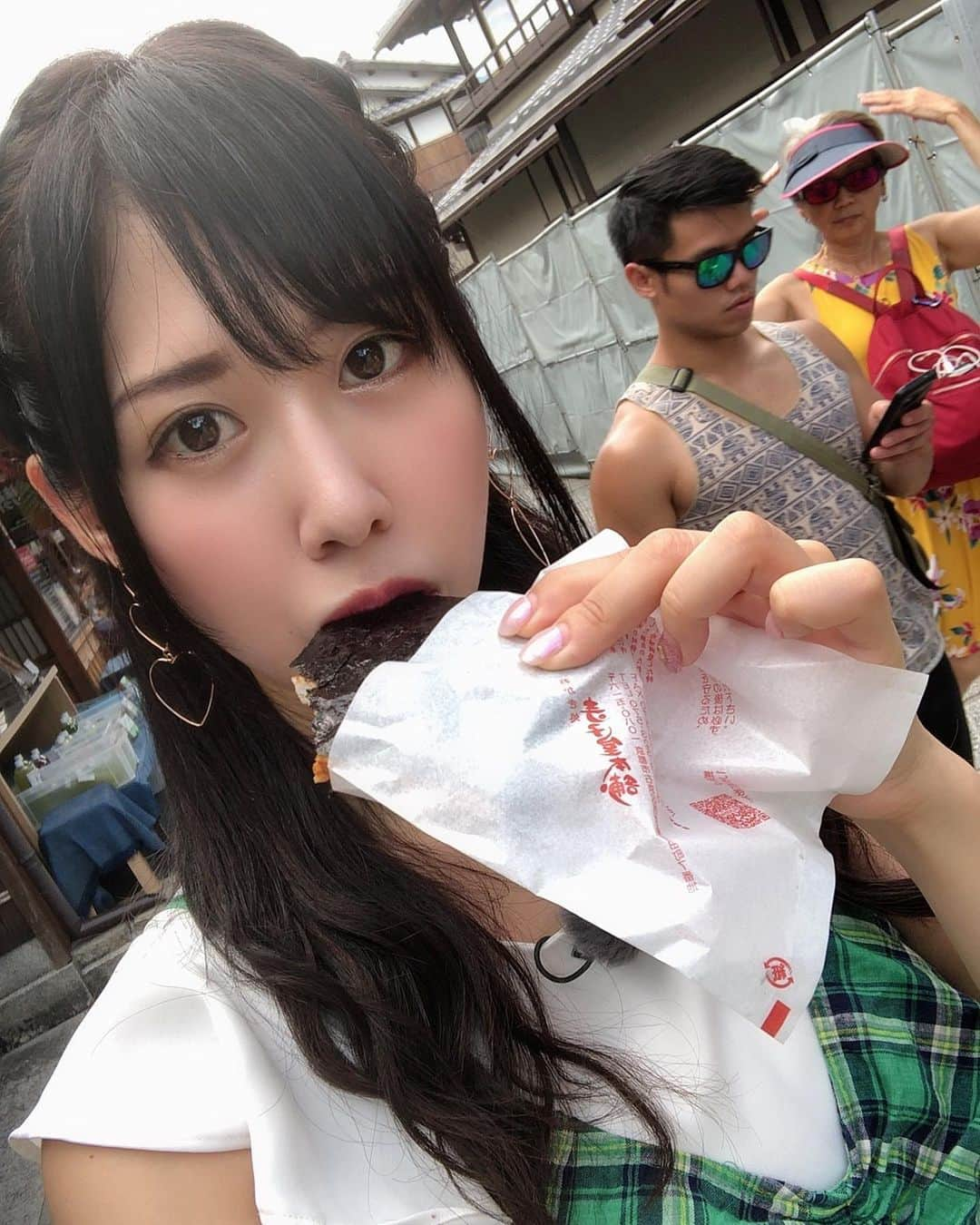 上原ありささんのインスタグラム写真 - (上原ありさInstagram)「関ガールロケ🍁in京都 . . のりおかきとかき氷食べた🍧 . . 暑かったけど有意義な一日だった！ . . #京都#関ガール#浴衣#かき氷#おかき#祇園」8月7日 21時28分 - mai_ueharaarisa