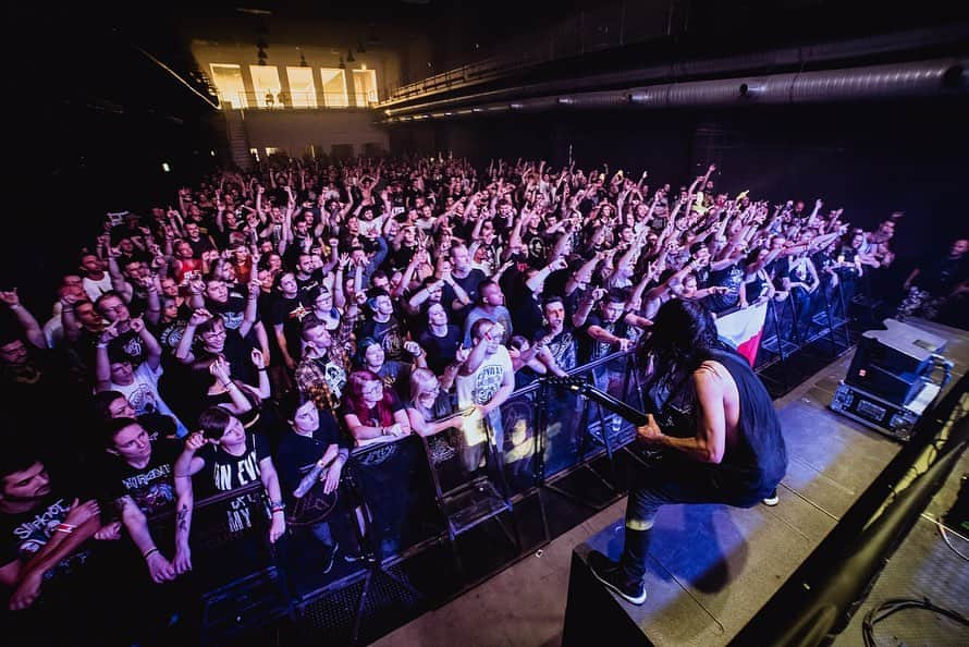 Crystal Lakeさんのインスタグラム写真 - (Crystal LakeInstagram)「Thank you Bratislava, Slovakia last night! BIG THANK to @parkwaydriveofficial for having us on this incredible tour 🙏 You guys are the BEST! Also thank to @thyartinstagram!! See you tomorrow at @brutal.assault 🤘  Photo: @johngyllhamn  #CrystalLake #ParkwayDrive #ThyArtIsMurder #ReverenceEUUKsummer2019」8月7日 21時32分 - crystallake777