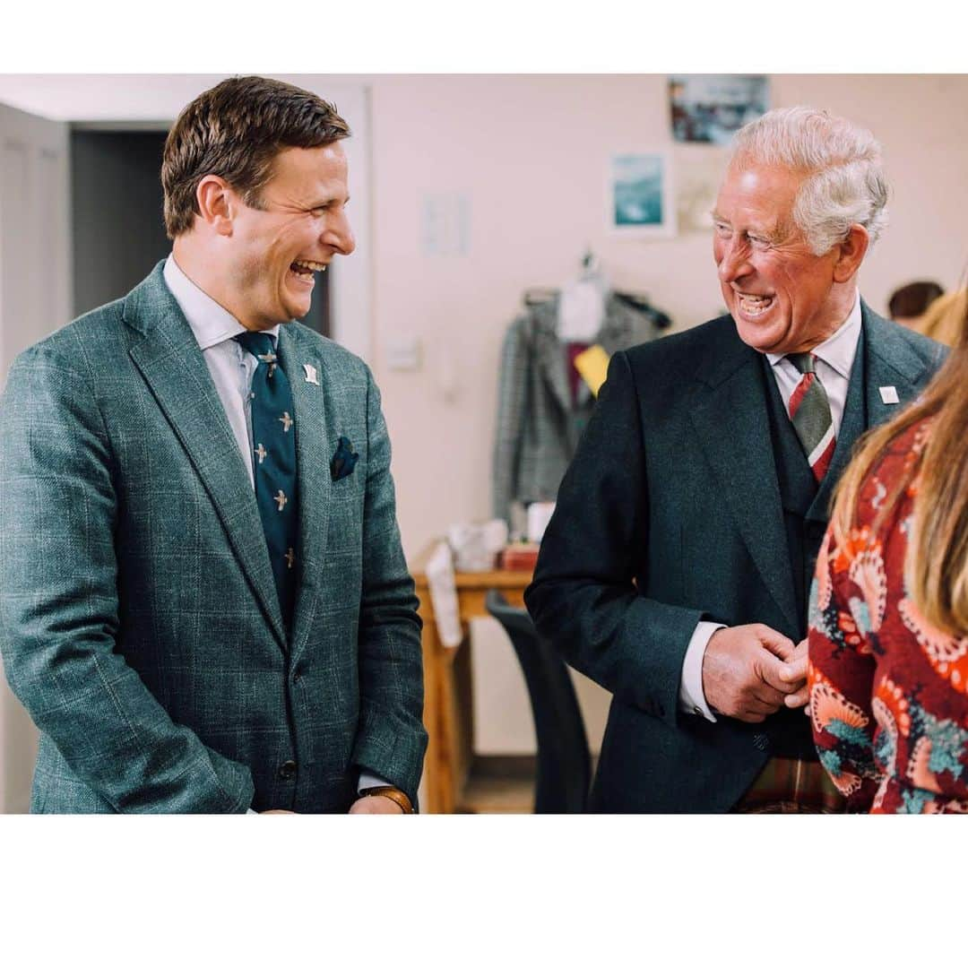 クラレンス邸さんのインスタグラム写真 - (クラレンス邸Instagram)「The Duke of Rothesay yesterday visited businesses and met residents in the Scottish town of Beauly.  At @campbellsofbeauly, a family-run business which has been operating in the same premises in Beauly since 1858, HRH opened the new tailoring workshop and met staff including tailors and seamstresses. 🧵  Campbell’s of Beauly supports @theprincesfoundation Future Textiles training initiative, which provides training in traditional skills including sewing, weaving and cutting. The programme aims to encourage young people to consider a career in the Scottish textiles industry.  The Duke also visited other local shops in the town, including an antique store and a deli and grocer. 📸 by @basiawrightphotography & @jkf_man」8月7日 21時54分 - clarencehouse