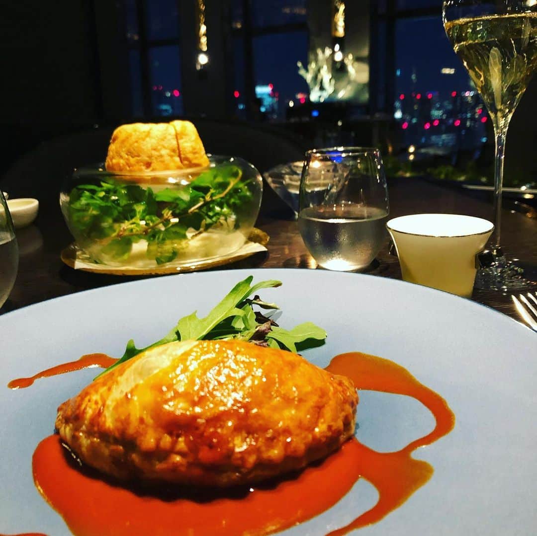ミズノマリさんのインスタグラム写真 - (ミズノマリInstagram)「今日は品川プリンスTABLE9のTokyo Fusion Diningにてディナー★最後にNine barにてまったり♪ラグジュアリーな時間を過ごすことができました！ #品川プリンスホテル #table9tokyo」8月7日 22時11分 - mari_mizuno