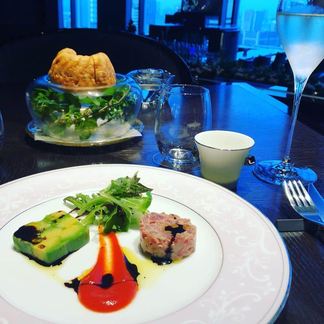 ミズノマリさんのインスタグラム写真 - (ミズノマリInstagram)「今日は品川プリンスTABLE9のTokyo Fusion Diningにてディナー★最後にNine barにてまったり♪ラグジュアリーな時間を過ごすことができました！ #品川プリンスホテル #table9tokyo」8月7日 22時11分 - mari_mizuno